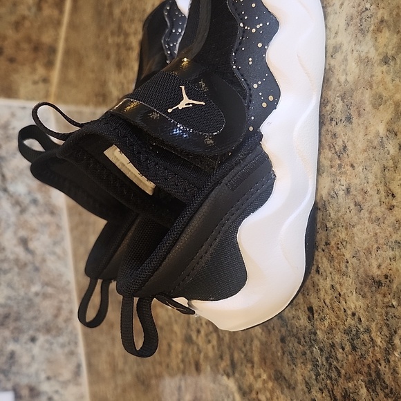 Jordan Toddler 23/7 PS 'Black Metallic Gold' US 6C - Picture 3 of 11